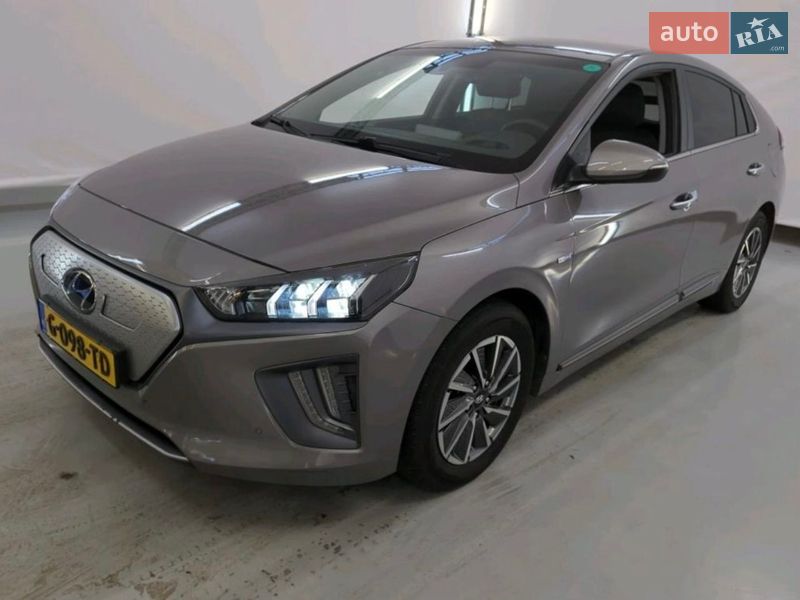 Лифтбек Hyundai Ioniq 2019 в Хотине