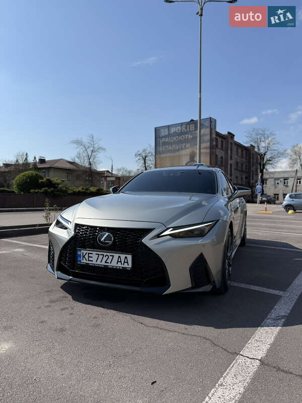 Седан Lexus IS 2023 в Днепре Седан Lexus IS 2023 в Днепре