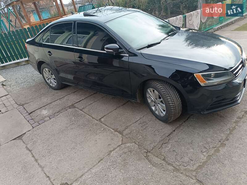 Седан Volkswagen Jetta 2015 в Львове