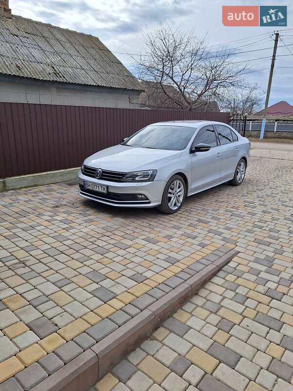 Седан Volkswagen Jetta 2015 в Ізмаїлі
