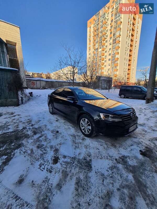Седан Volkswagen Jetta 2015 в Киеве
