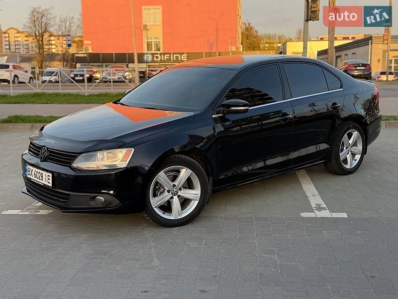 Седан Volkswagen Jetta 2014 в Хмельницком