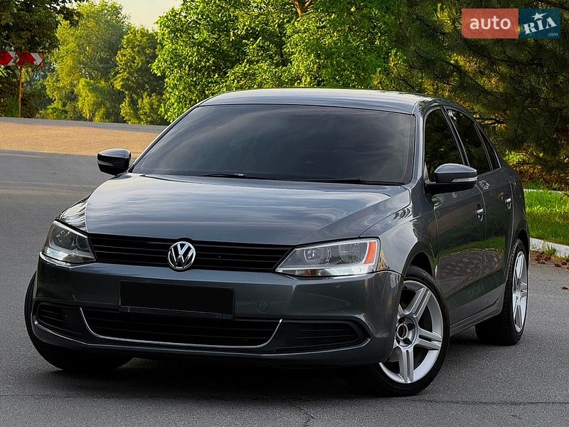 Седан Volkswagen Jetta 2014 в Днепре