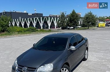 Седан Volkswagen Jetta 2010 в Хмельницькому