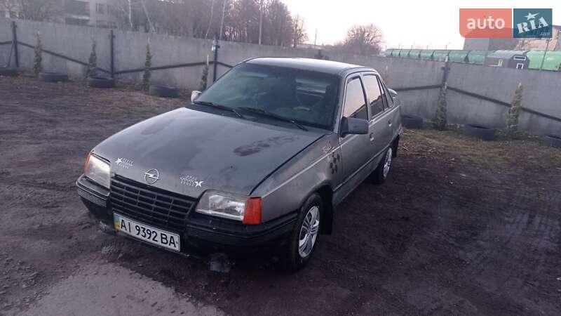 Седан Opel Kadett 1986 в Володимирі Седан Opel Kadett 1986 в Володимирі