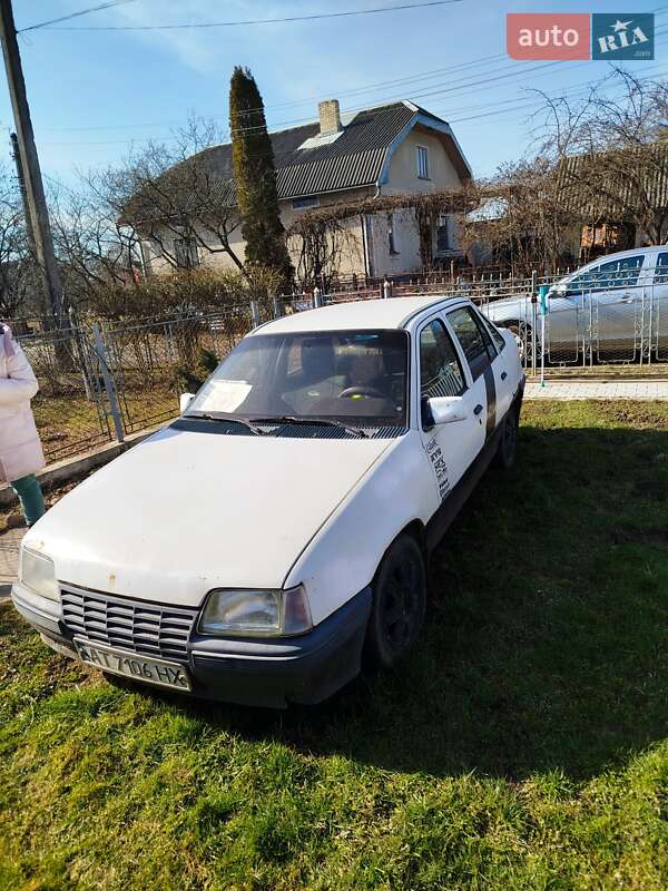 Седан Opel Kadett 1987 в Калуше Седан Opel Kadett 1987 в Калуше
