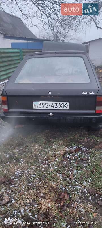 Хэтчбек Opel Kadett 1983 в Сахновщине