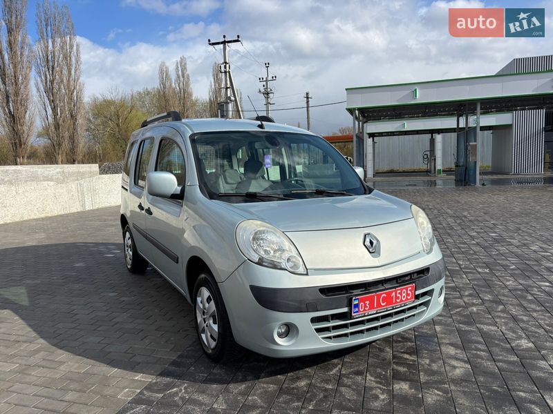 Минивэн Renault Kangoo 2010 в Хороле