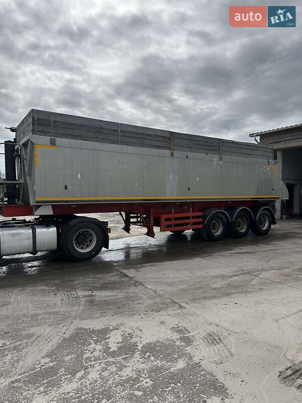 Самосвал полуприцеп Bodex KIS 3W-A 2011 в Остроге