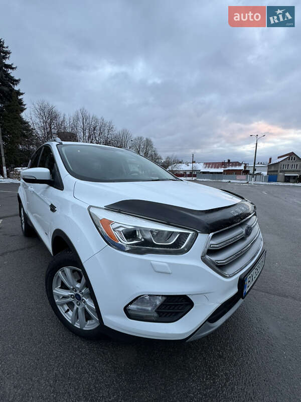 Внедорожник / Кроссовер Ford Kuga 2017 в Каменец-Подольском Внедорожник / Кроссовер Ford Kuga 2017 в Каменец-Подольском