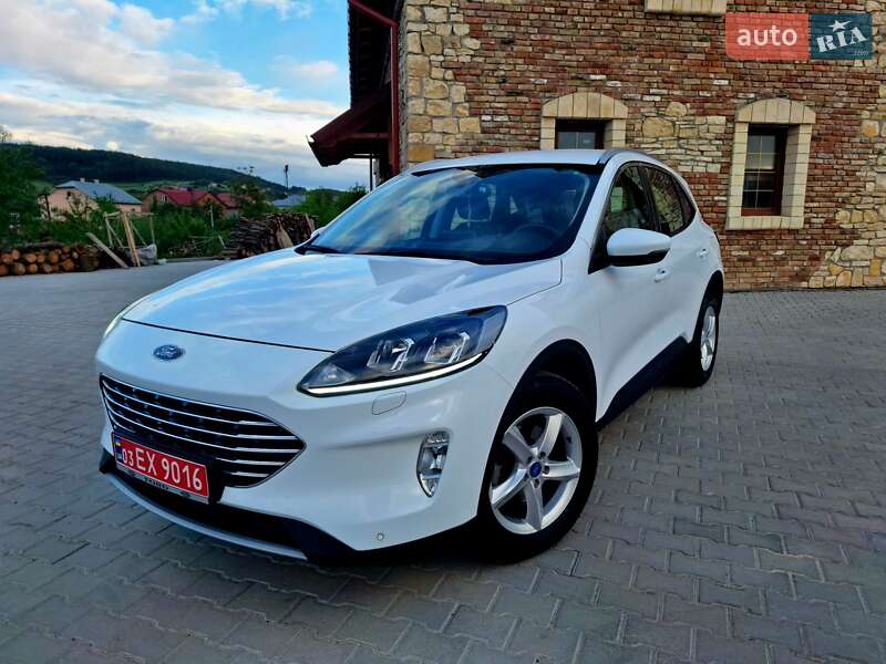 Внедорожник / Кроссовер Ford Kuga 2021 в Бережанах