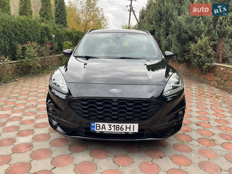 Внедорожник / Кроссовер Ford Kuga 2021 в Гайвороне