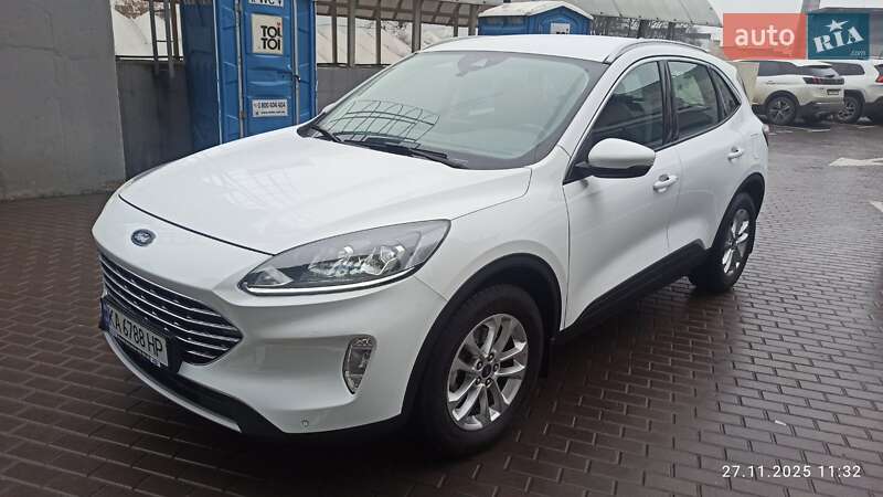 Внедорожник / Кроссовер Ford Kuga 2021 в Киеве