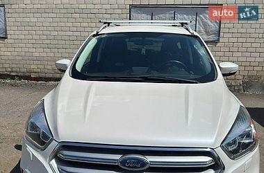 Внедорожник / Кроссовер Ford Kuga 2016 в Решетиловке