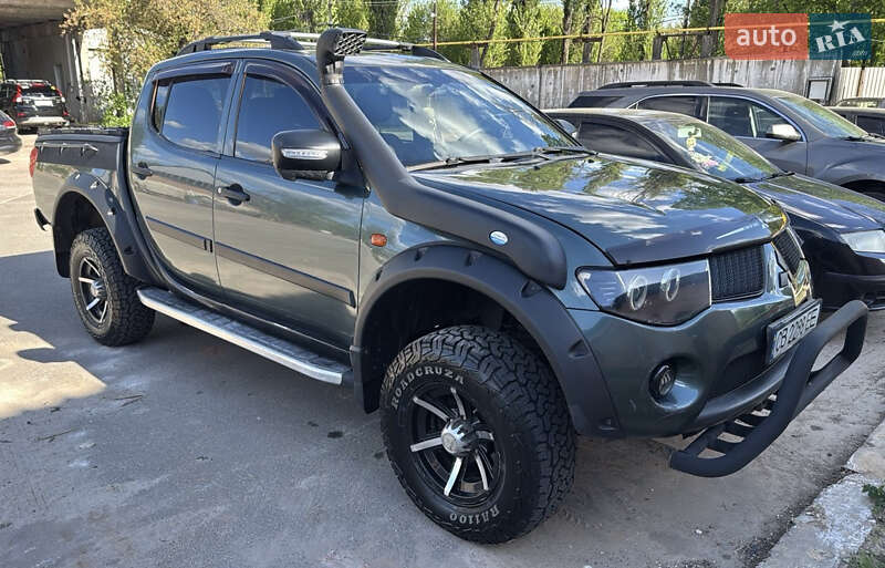 Пикап Mitsubishi L 200 2007 в Чернигове Пикап Mitsubishi L 200 2007 в Чернигове