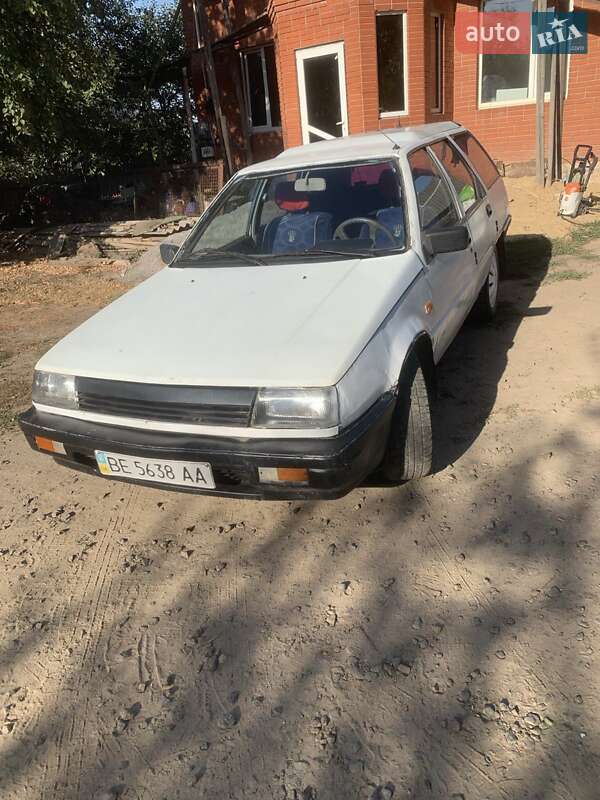 Хэтчбек Mitsubishi Lancer 1987 в Ильинцах Хэтчбек Mitsubishi Lancer 1987 в Ильинцах