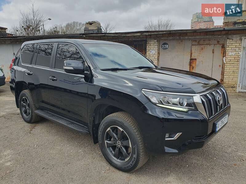 Позашляховик / Кросовер Toyota Land Cruiser Prado 2018 в Києві