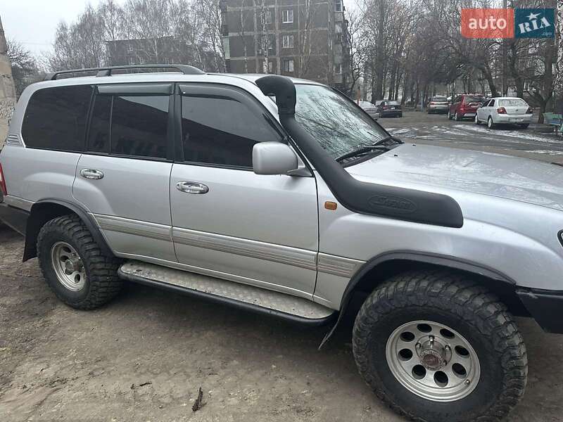 Позашляховик / Кросовер Toyota Land Cruiser 2006 в Тернополі