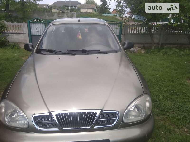 Седан Daewoo Lanos 2004 в Калиновке