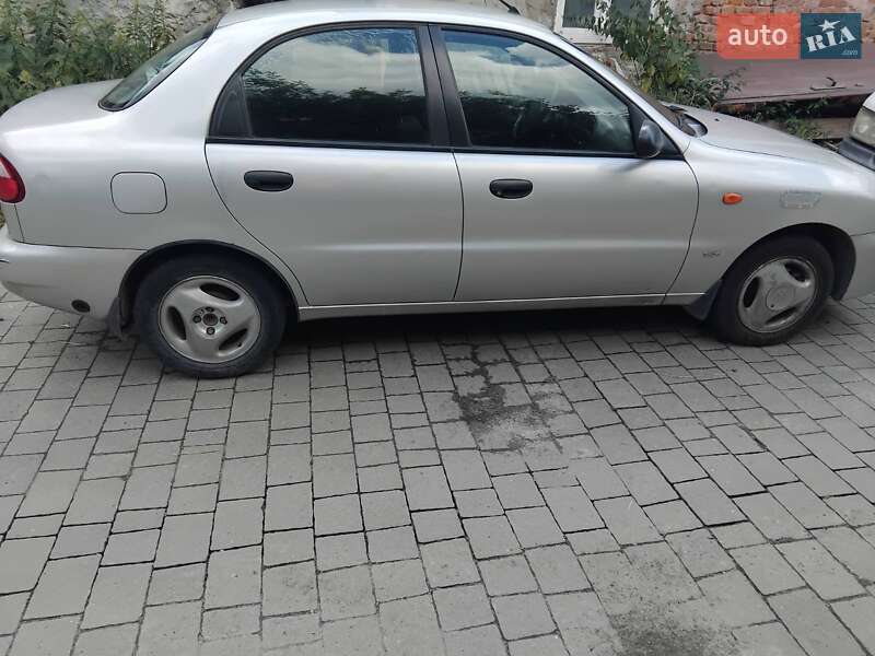 Седан Daewoo Lanos 2004 в Львове