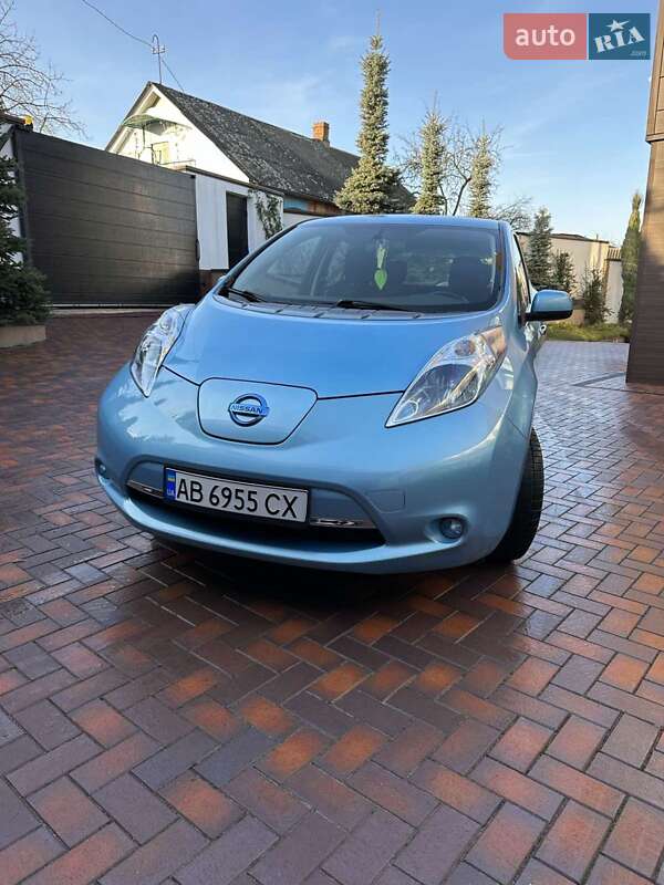 Хэтчбек Nissan Leaf 2015 в Виннице Хэтчбек Nissan Leaf 2015 в Виннице