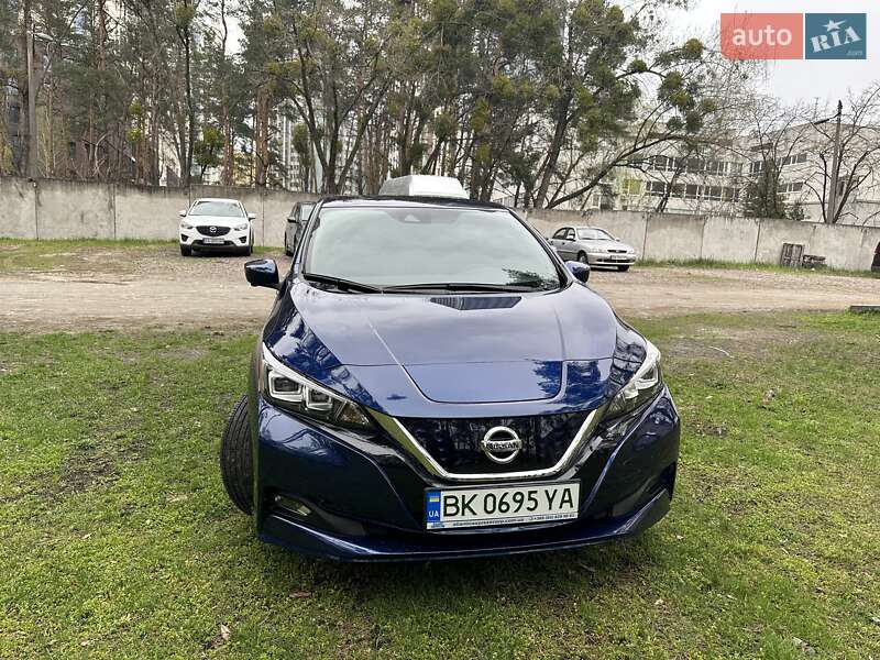 Хэтчбек Nissan Leaf 2020 в Киеве