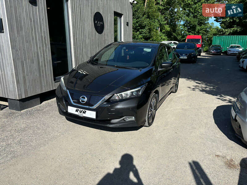 Хэтчбек Nissan Leaf 2018 в Тернополе Хэтчбек Nissan Leaf 2018 в Тернополе