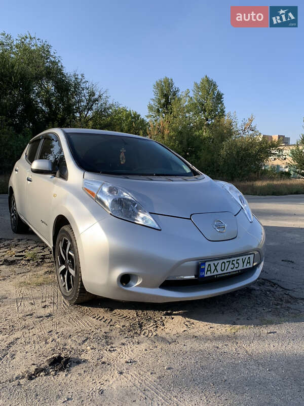 Хэтчбек Nissan Leaf 2015 в Харькове