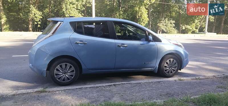 Хетчбек Nissan Leaf 2014 в Хмельницькому