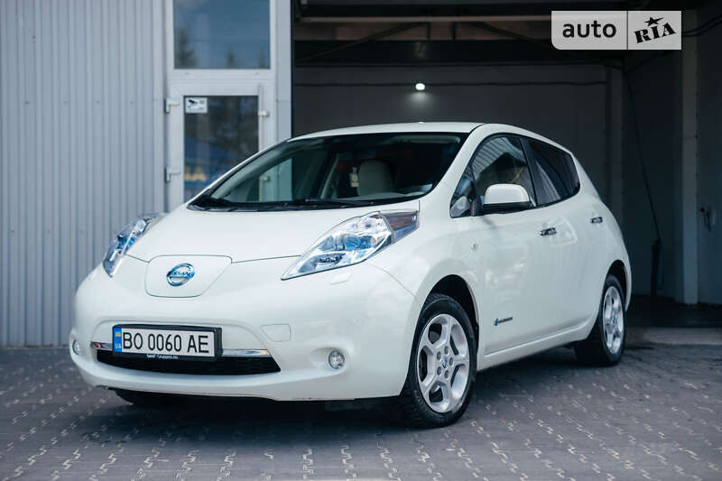 Хэтчбек Nissan Leaf 2013 в Тернополе