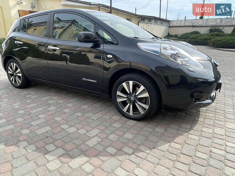 Хэтчбек Nissan Leaf 2017 в Полтаве