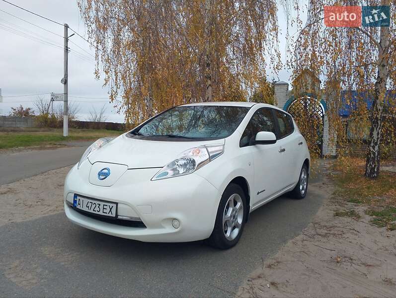 Хэтчбек Nissan Leaf 2013 в Киеве Хэтчбек Nissan Leaf 2013 в Киеве
