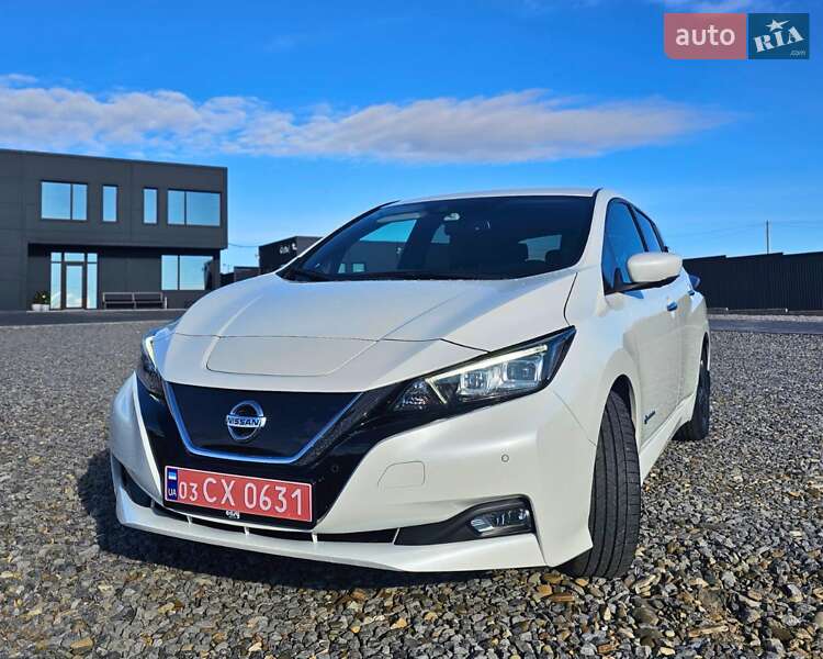 Хэтчбек Nissan Leaf 2019 в Глыбокой