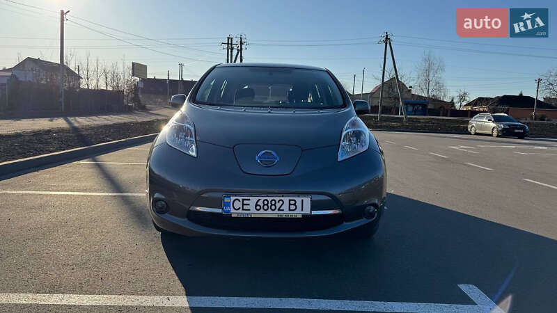 Хэтчбек Nissan Leaf 2015 в Киеве