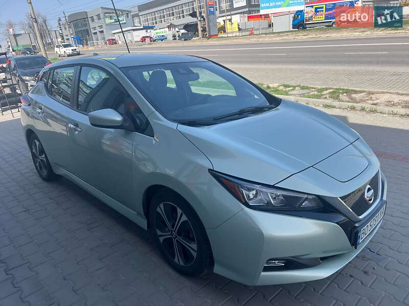 Хэтчбек Nissan Leaf 2018 в Тернополе