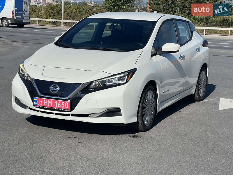 Хэтчбек Nissan Leaf 2018 в Тернополе Хэтчбек Nissan Leaf 2018 в Тернополе