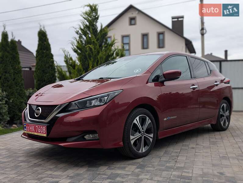 Хэтчбек Nissan Leaf 2018 в Виннице Хэтчбек Nissan Leaf 2018 в Виннице