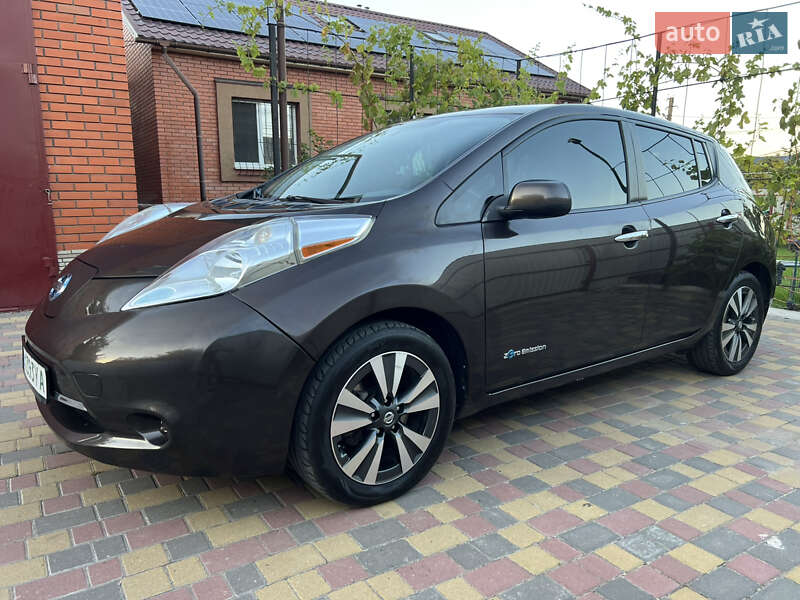 Хэтчбек Nissan Leaf 2015 в Виннице