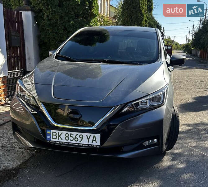 Хэтчбек Nissan Leaf 2020 в Ровно