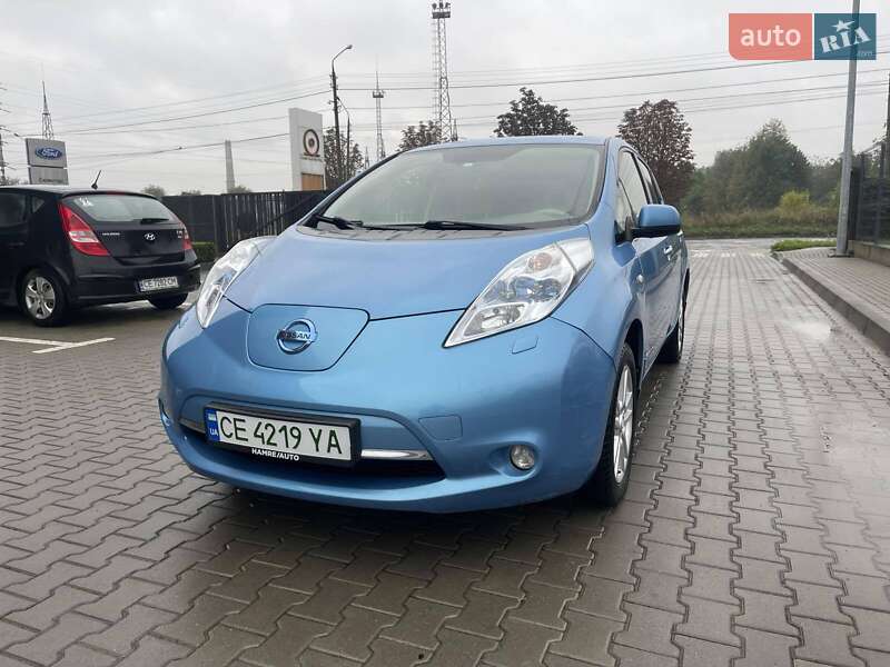 Хетчбек Nissan Leaf 2012 в Чернівцях