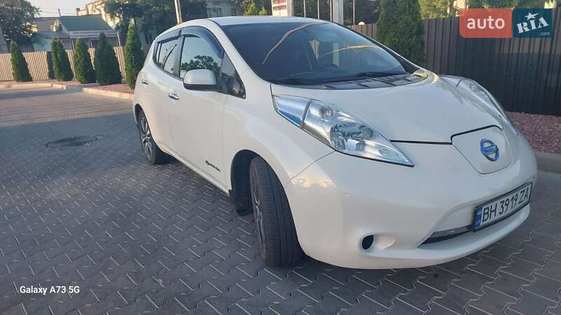 Хэтчбек Nissan Leaf 2016 в Одессе