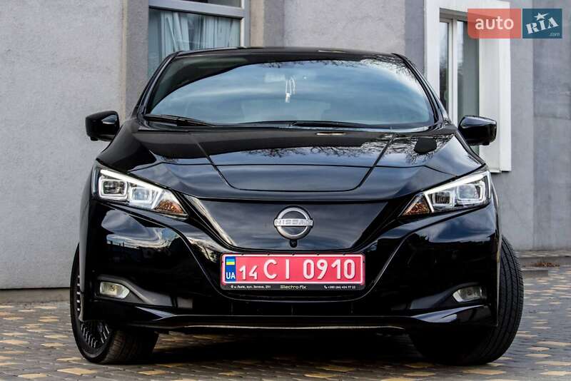 Хэтчбек Nissan Leaf 2023 в Львове