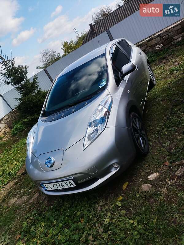 Хэтчбек Nissan Leaf 2013 в Каменец-Подольском Хэтчбек Nissan Leaf 2013 в Каменец-Подольском