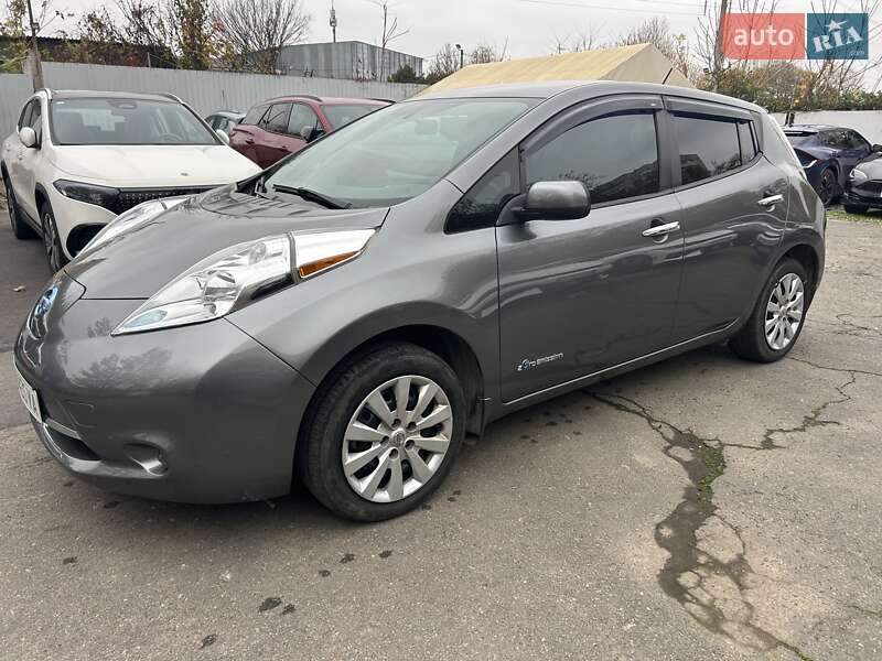 Хэтчбек Nissan Leaf 2015 в Одессе
