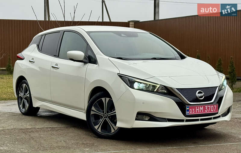 Хетчбек Nissan Leaf 2021 в Броварах Хетчбек Nissan Leaf 2021 в Броварах