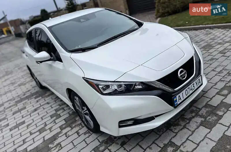 Хетчбек Nissan Leaf 2020 в Чернівцях