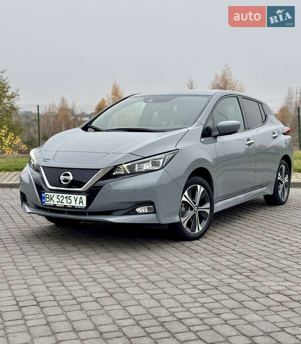 Хетчбек Nissan Leaf 2022 в Рівному Хетчбек Nissan Leaf 2022 в Рівному