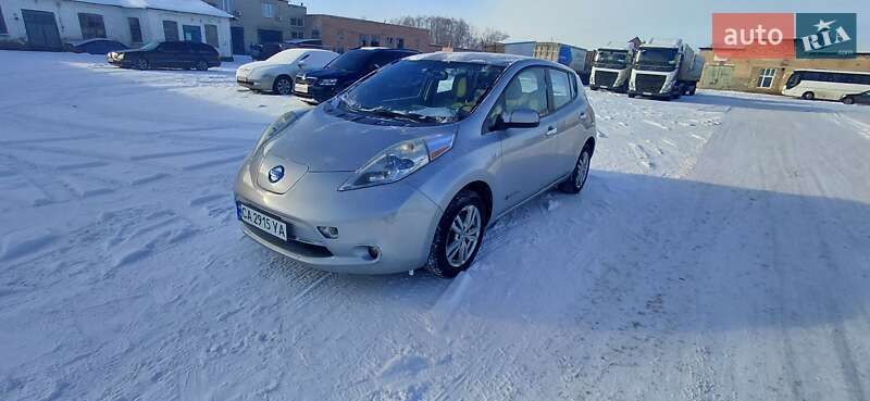 Хэтчбек Nissan Leaf 2011 в Шполе