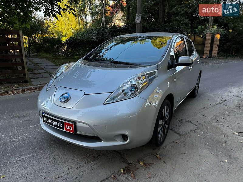Хэтчбек Nissan Leaf 2016 в Киеве
