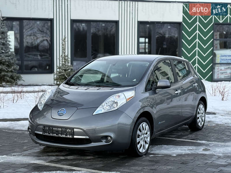 Хэтчбек Nissan Leaf 2015 в Городке Хэтчбек Nissan Leaf 2015 в Городке